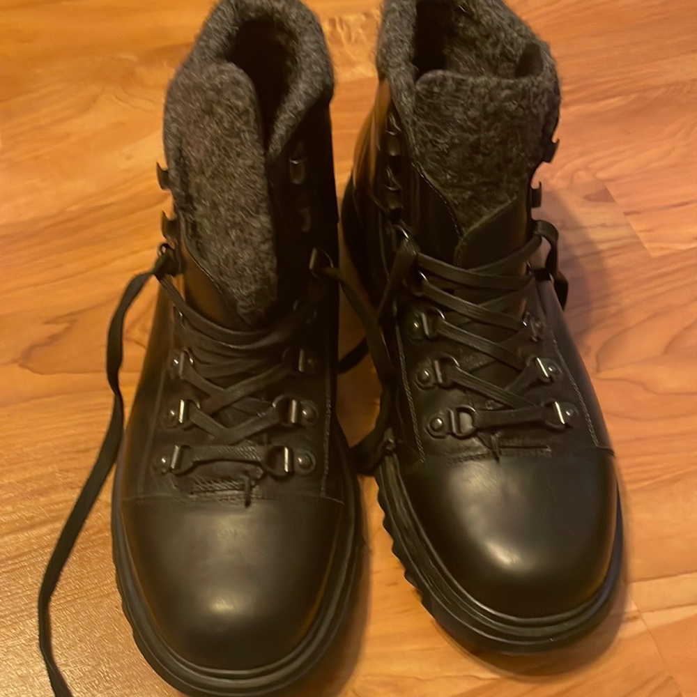 Aldo men’s boots wool lined size 9